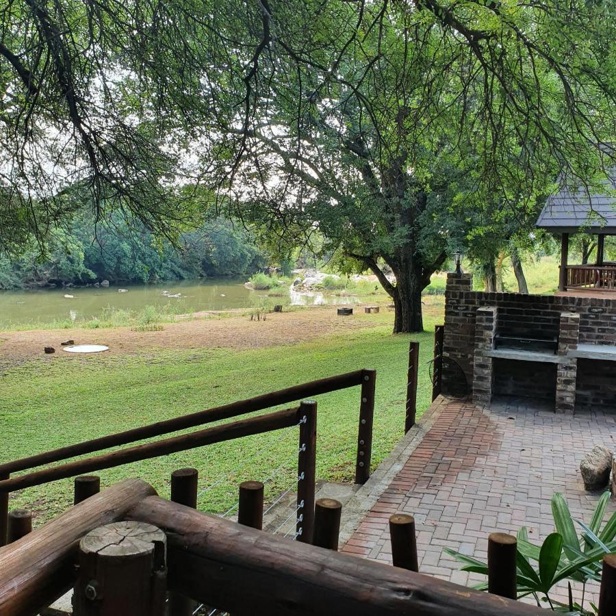Ekuthuleni River Front Chalets Maruleng Екстер'єр фото