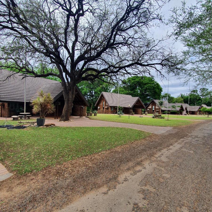 Ekuthuleni River Front Chalets Maruleng Екстер'єр фото